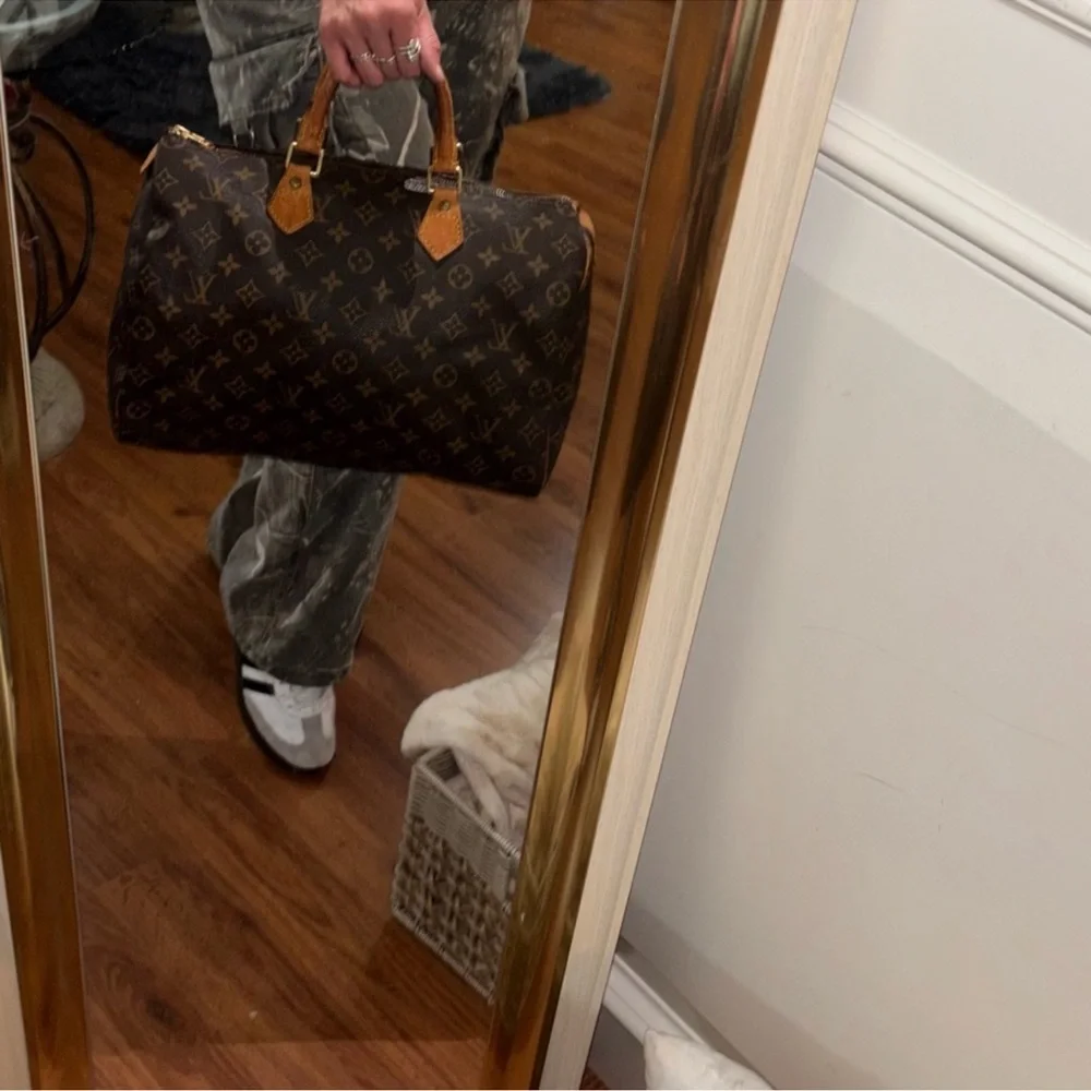 Louis Vuitton Monogram SPEEDY 35 - Picture 1 of 14